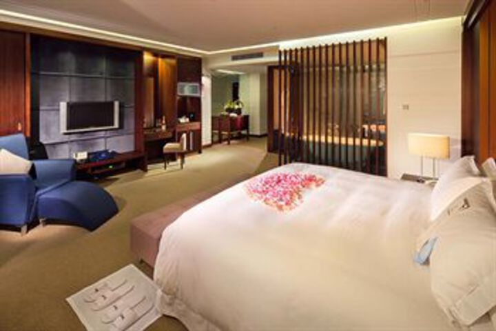 Room 35 of 66