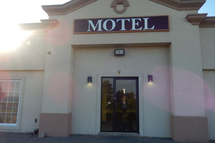 Hotel 2 of 131