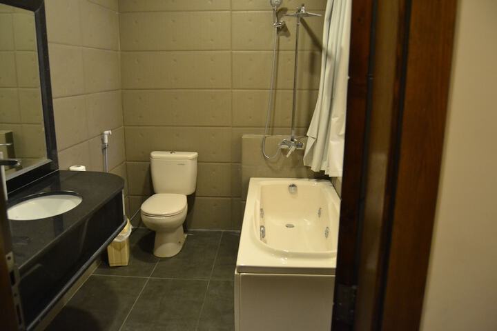 Room 35 of 52