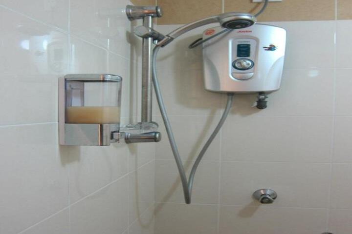 Room 1 of 5