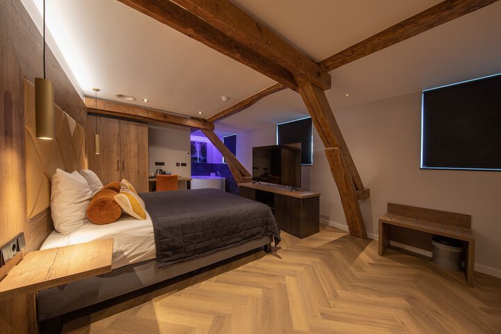 Room 14 of 60