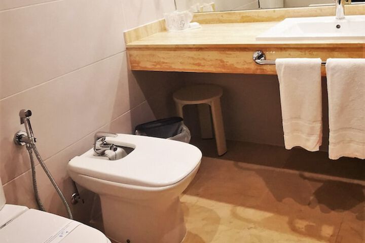 Clean Restrooms