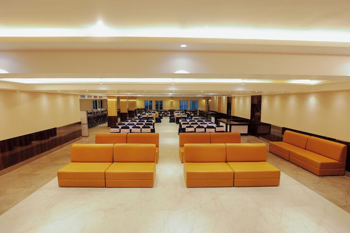 Ballroom/Hall 32 of 35