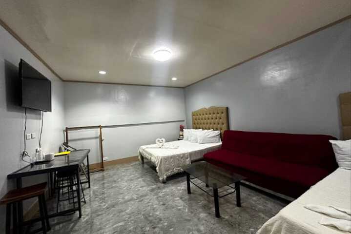 Room 17 of 40