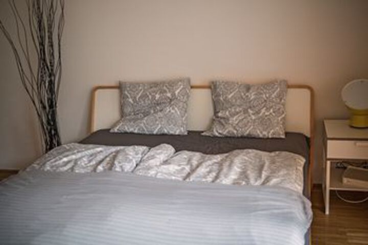 Room 11 of 28