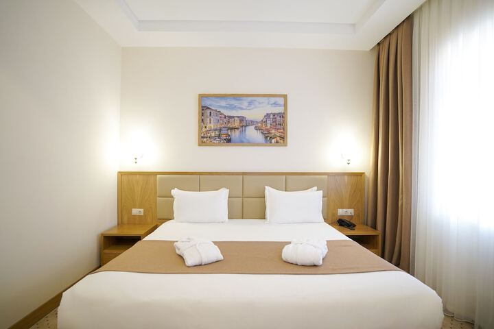 Room 4 of 23