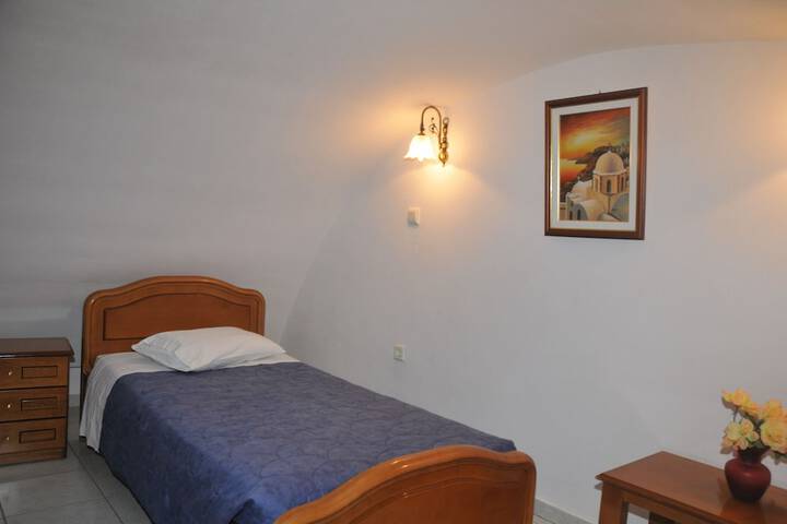 Room 5 of 62