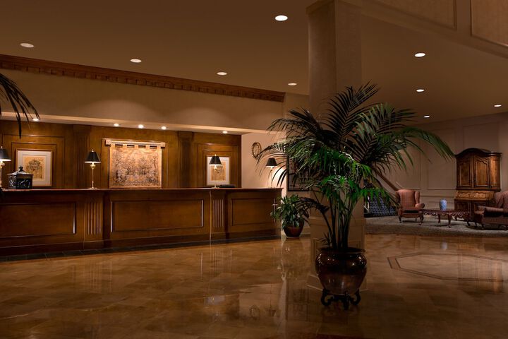 Lobby lounge