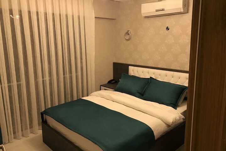 Room 7 of 15