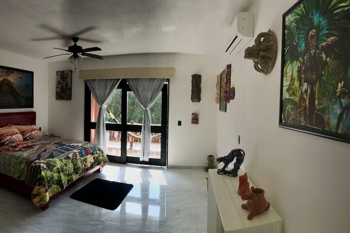 Room 34 of 115