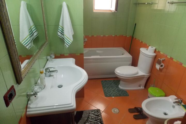 Room 53 of 64