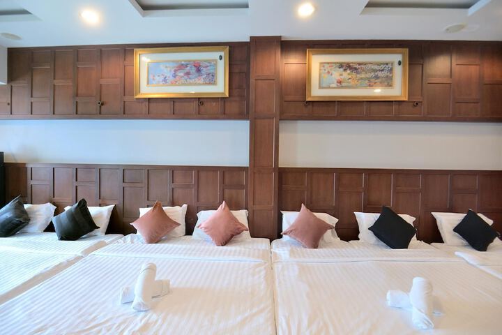 Room 27 of 42