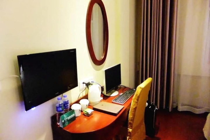 Room 27 of 45