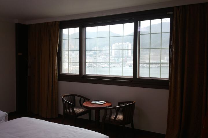 Room 11 of 47