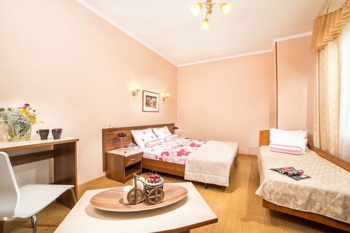 Room 2 of 16