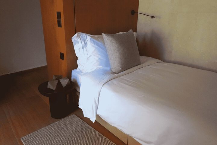 Room 19 of 68
