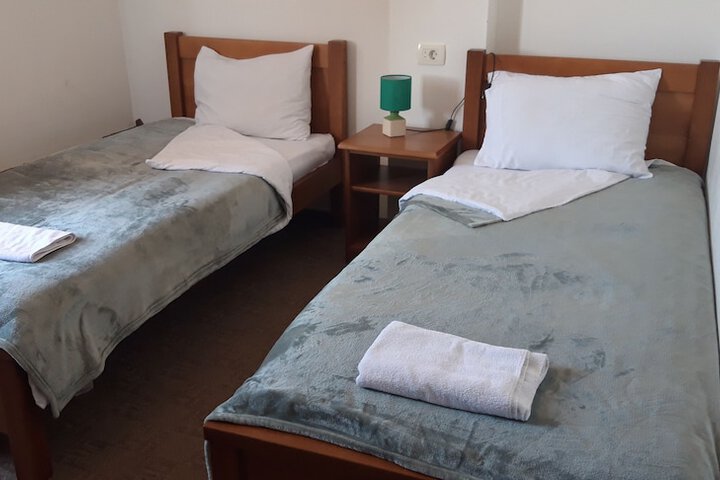 Room 10 of 30