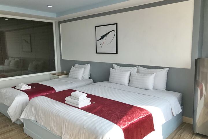 Room 10 of 110