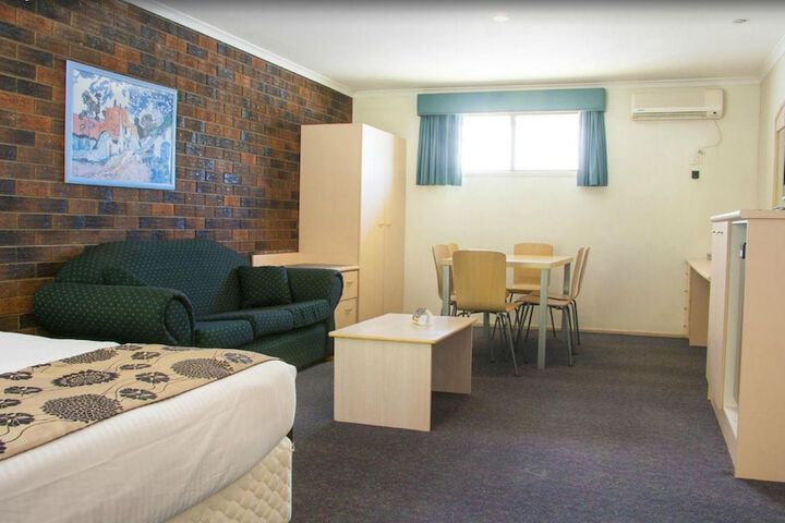 Room 49 of 79