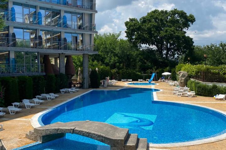 Pool 34 of 70