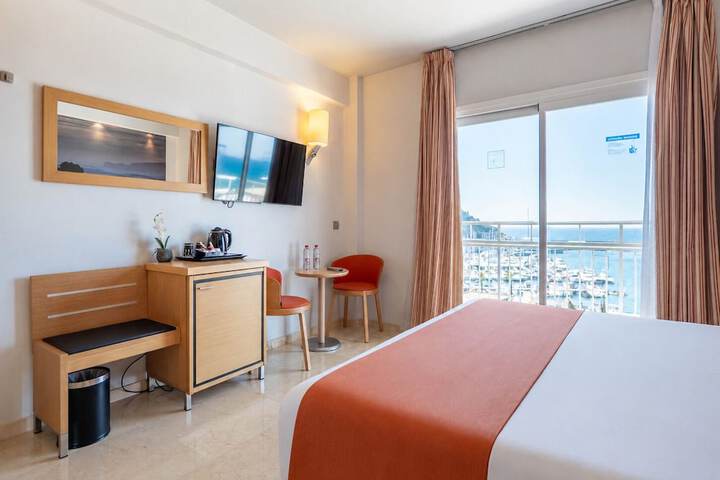 Room 40 of 131