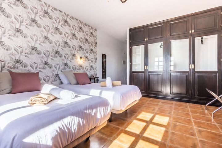 Room 10 of 97