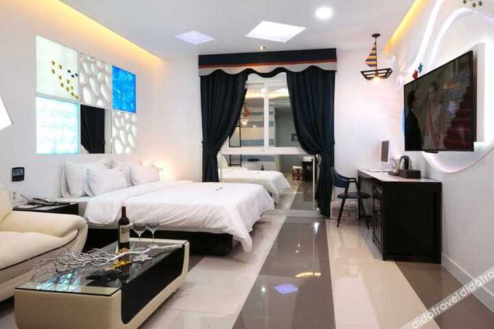Room 210 of 222