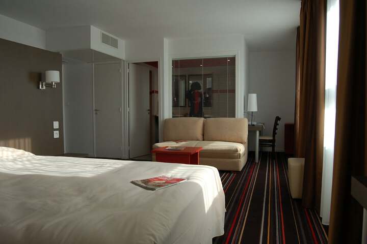 Room 8 of 71