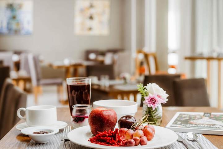 Breakfast/Coffee Service 81 of 129
