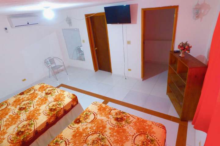 Room 6 of 17