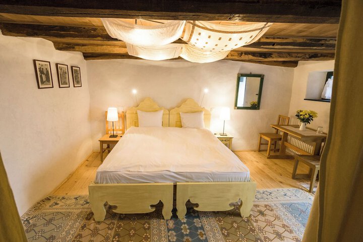 Room 5 of 61