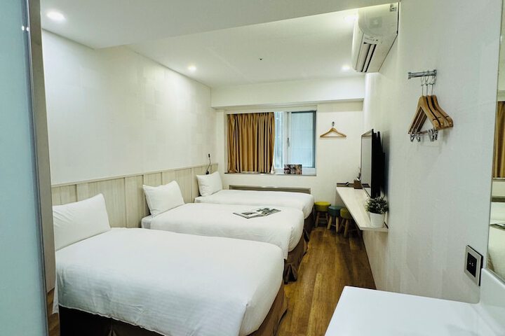 Room 12 of 56