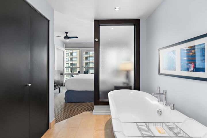 Room 44 of 101