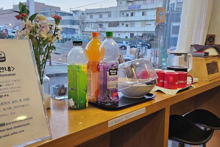 Breakfast/Coffee Service 69 of 191