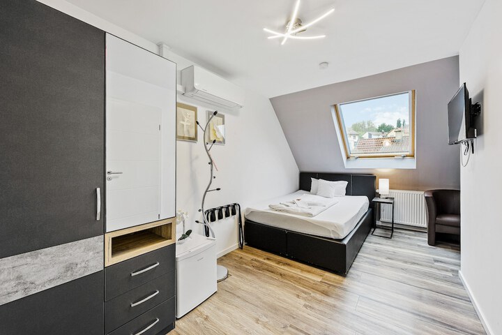 Room 13 of 45