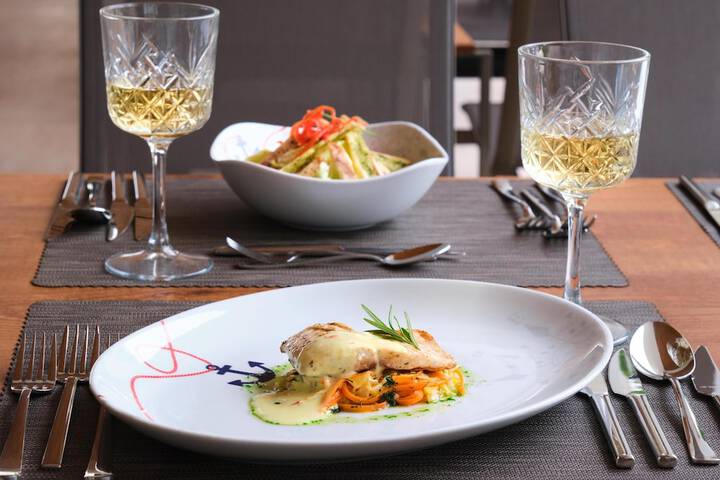Dining 72 of 121