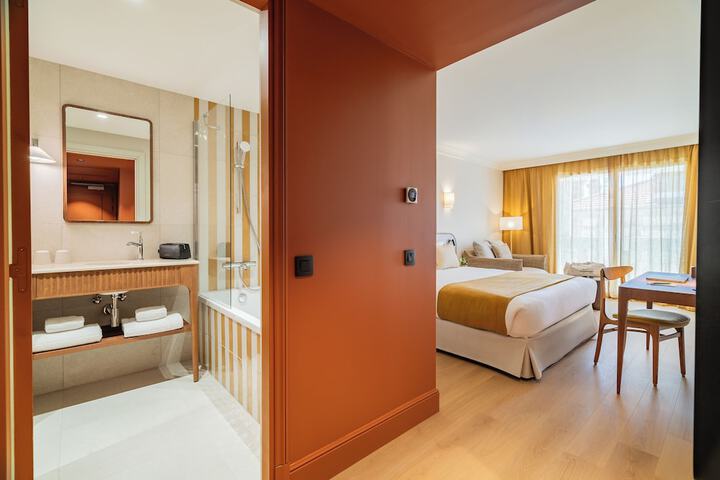 Room 62 of 90