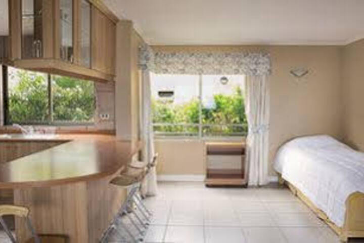 Room 4 of 6