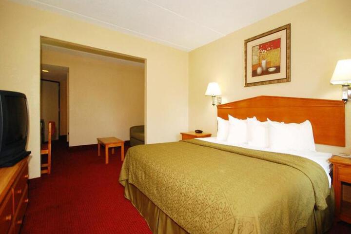 1 King Bed (9 of 9)