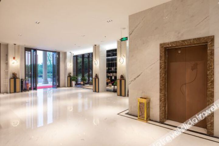 Hotel Interior 22 of 40