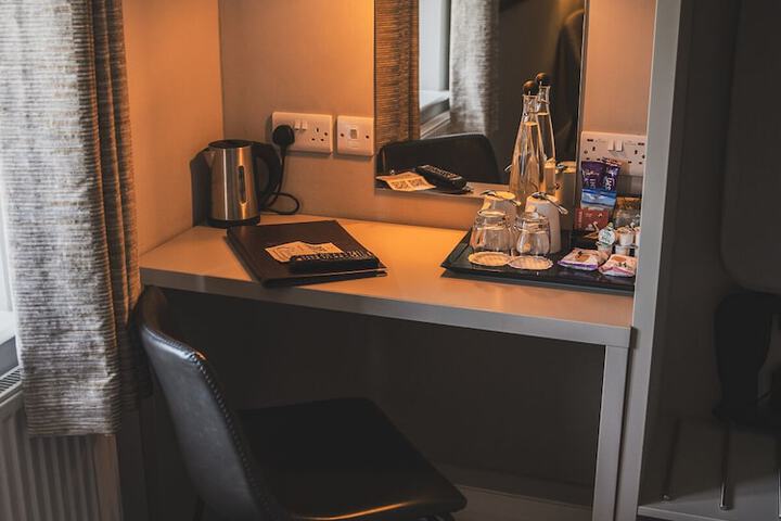 Room 34 of 71