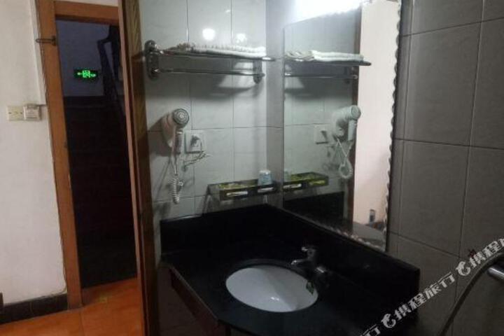 Linhai Shule Hotel