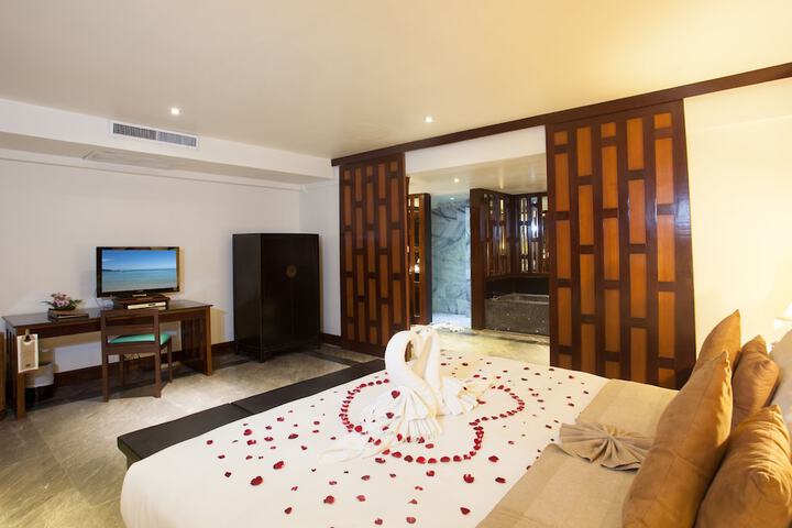 Room 18 of 48