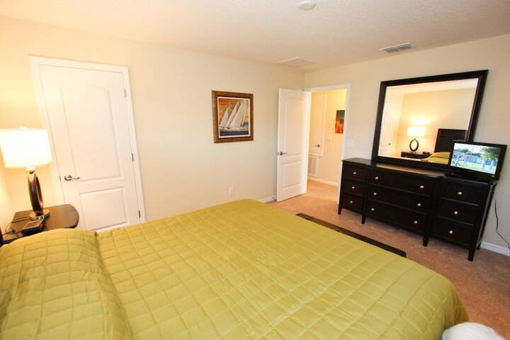 Room 6 of 34