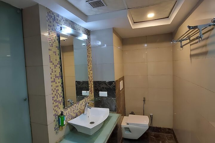 Room 18 of 27