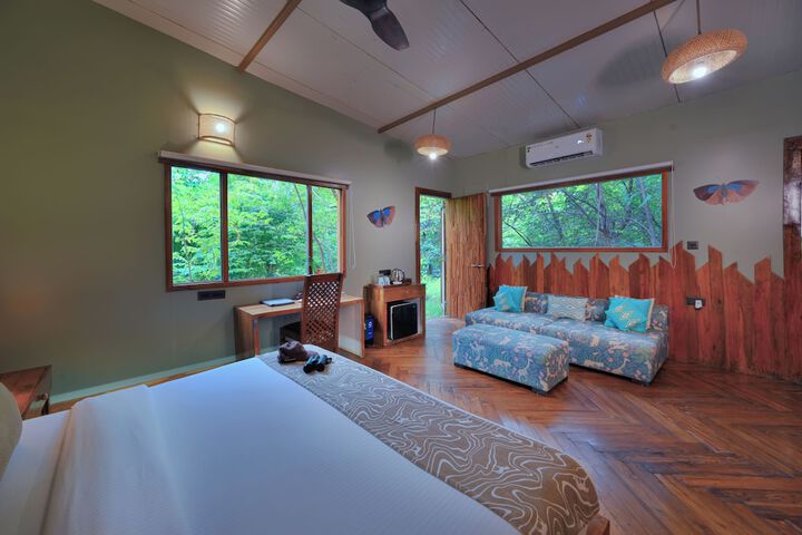 Room 32 of 122