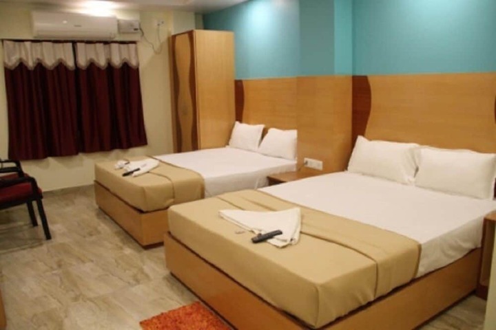 Room 8 of 10
