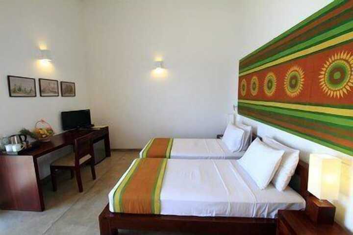 Room 6 of 26