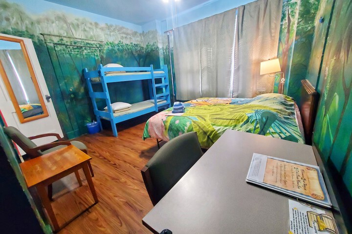 Room 13 of 46