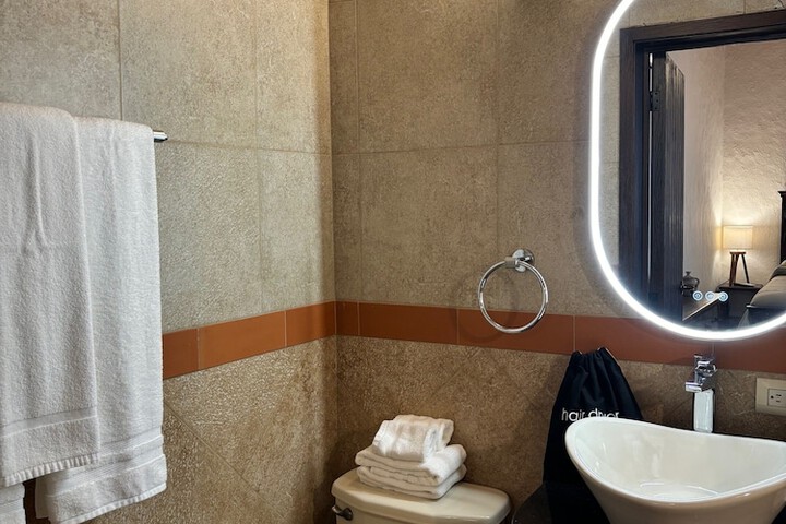 Room 72 of 150